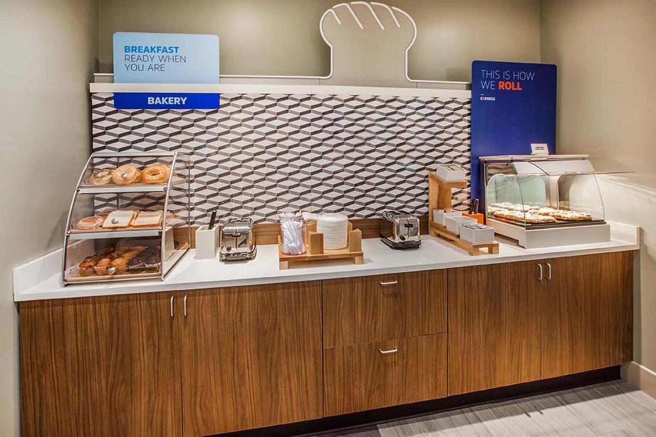 Holiday Inn Express & Suites - Mall Of America - Msp Airport By Ihg Блумингтон Экстерьер фото
